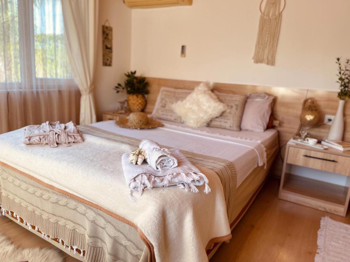 Oase Garden Hotel Чирали Екстериор снимка