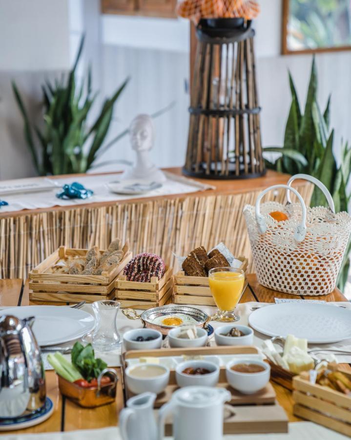 Oase Garden Hotel Чирали Екстериор снимка